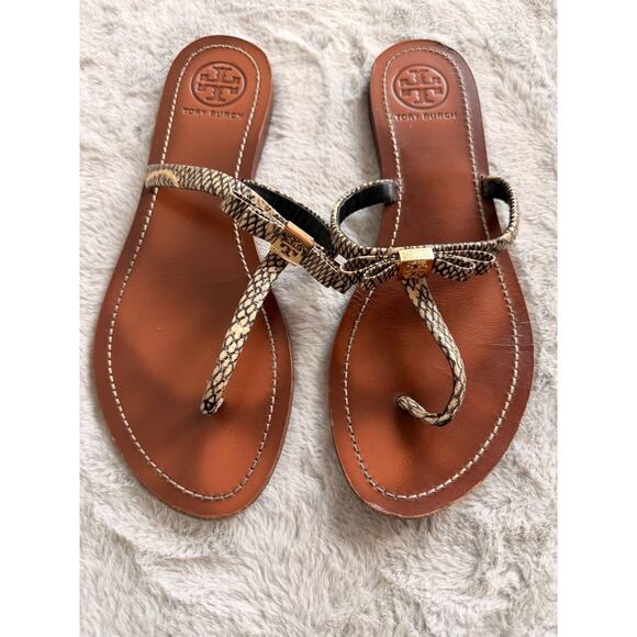 Tory Burch Bow Thong Sandals Snake Print Gold Logo Flat Flip Flops Womens 8.5 - Picture 12 of 14